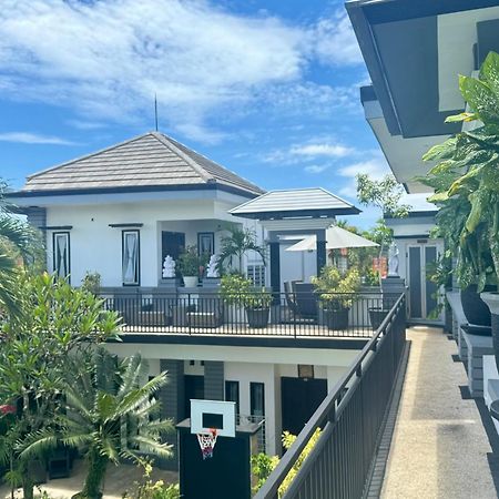 Villa Rumah Putih Abu Abu Senggigi Bagian luar foto